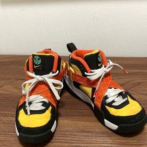 Nike Air Raid Rayguns Kids Unisex Black/University Gold Sneakers. Size 4.5 Youth